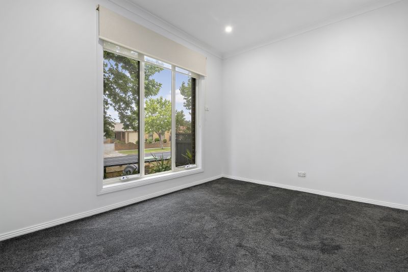 6 Newlyn Drive, Craigieburn