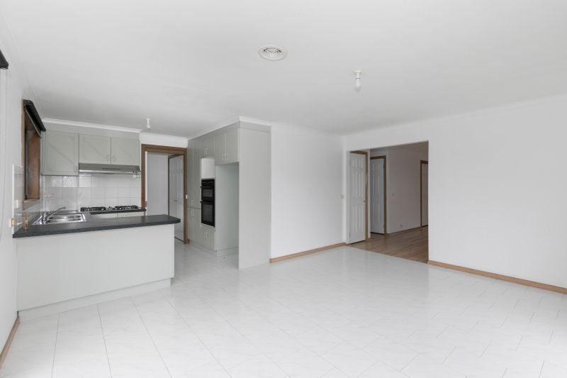 8 Antony Close, Mill Park