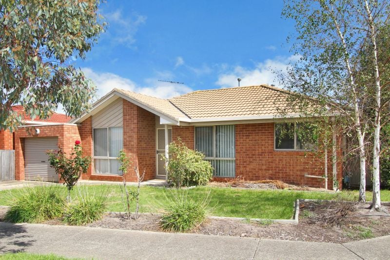 2 Polydor Court, Epping
