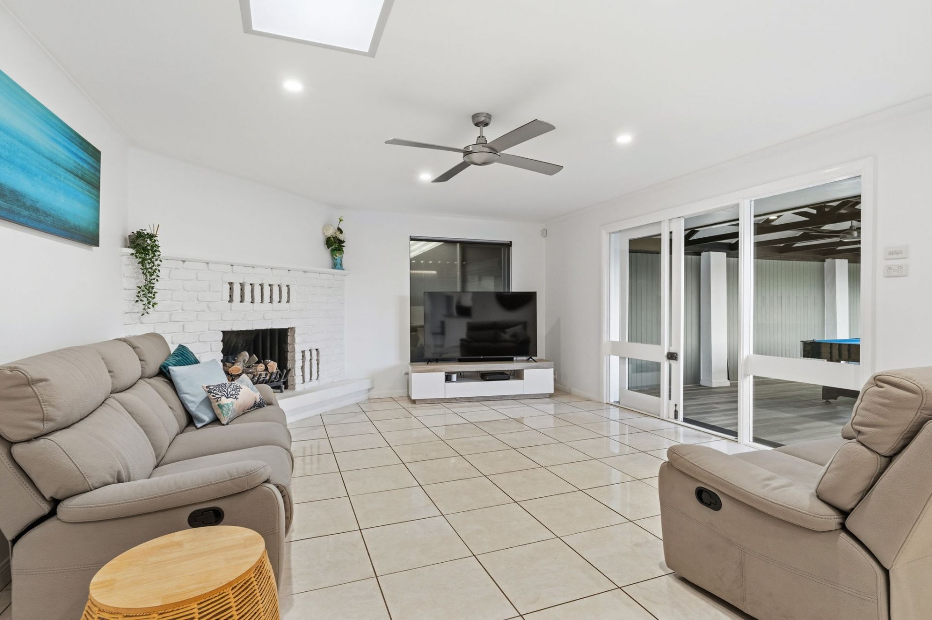 16 Carlson Drive, North Haven, North Haven - Thumbnail 3
