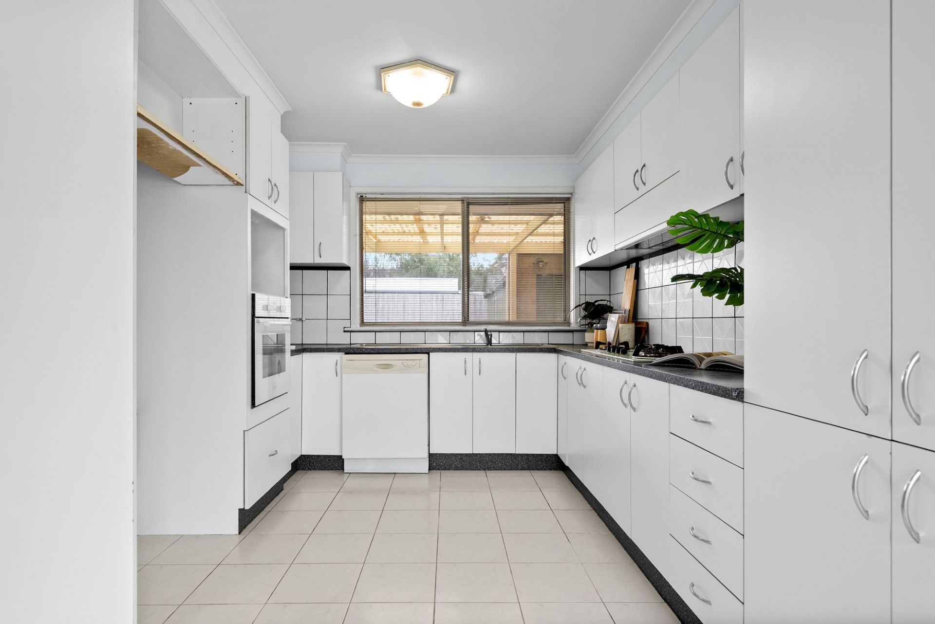 Light-Filled Family Living in a Convenient Lalor Location