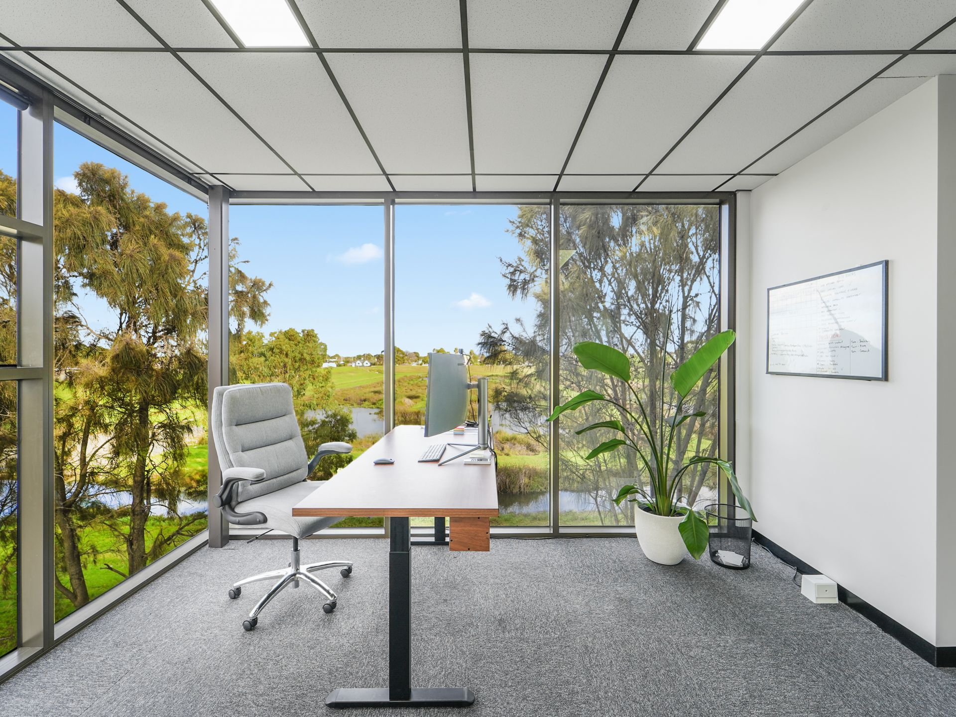 PREMIUM OFFICE / WAREHOUSE