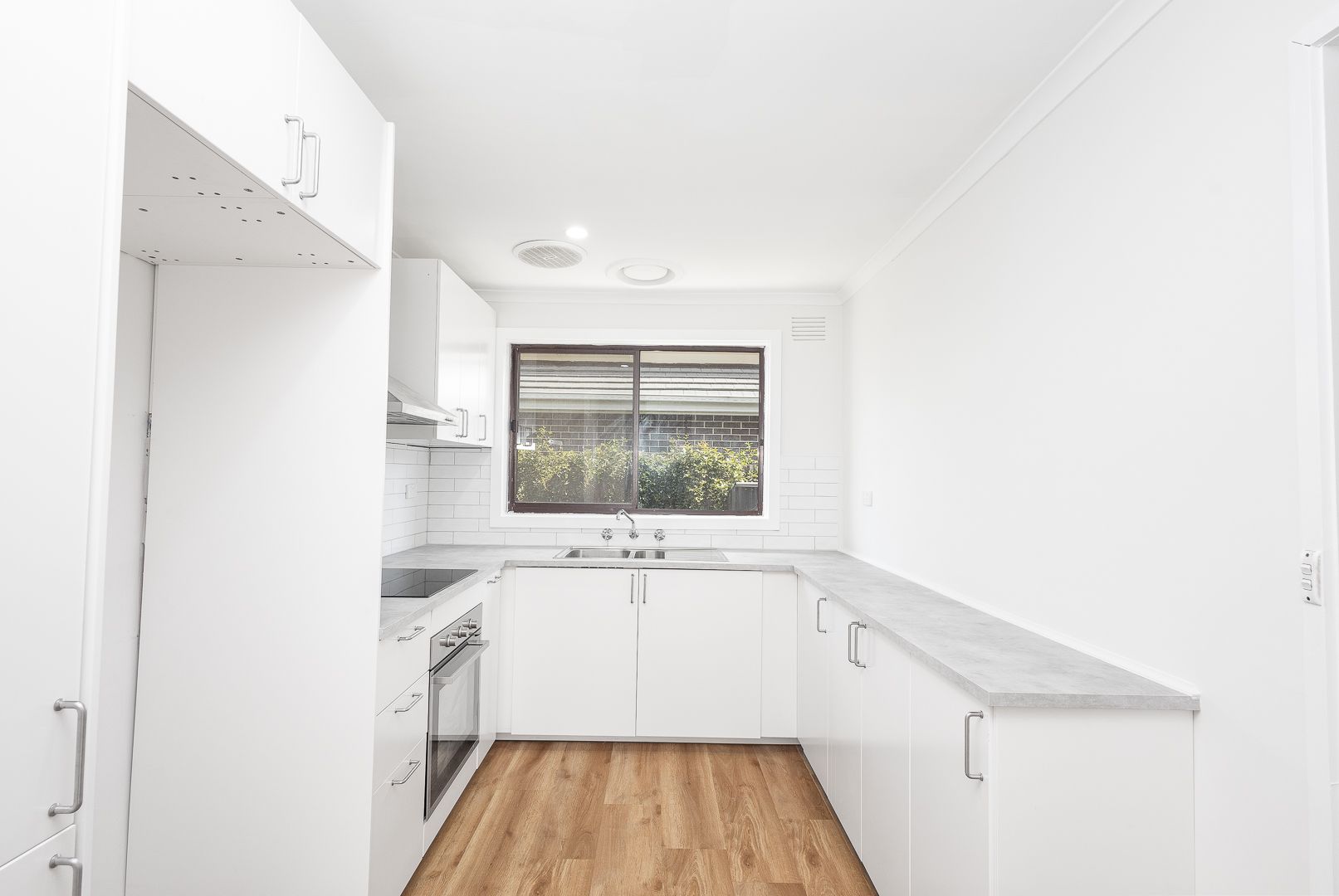 Neat Two-Bedroom Unit in Prime Lalor Location