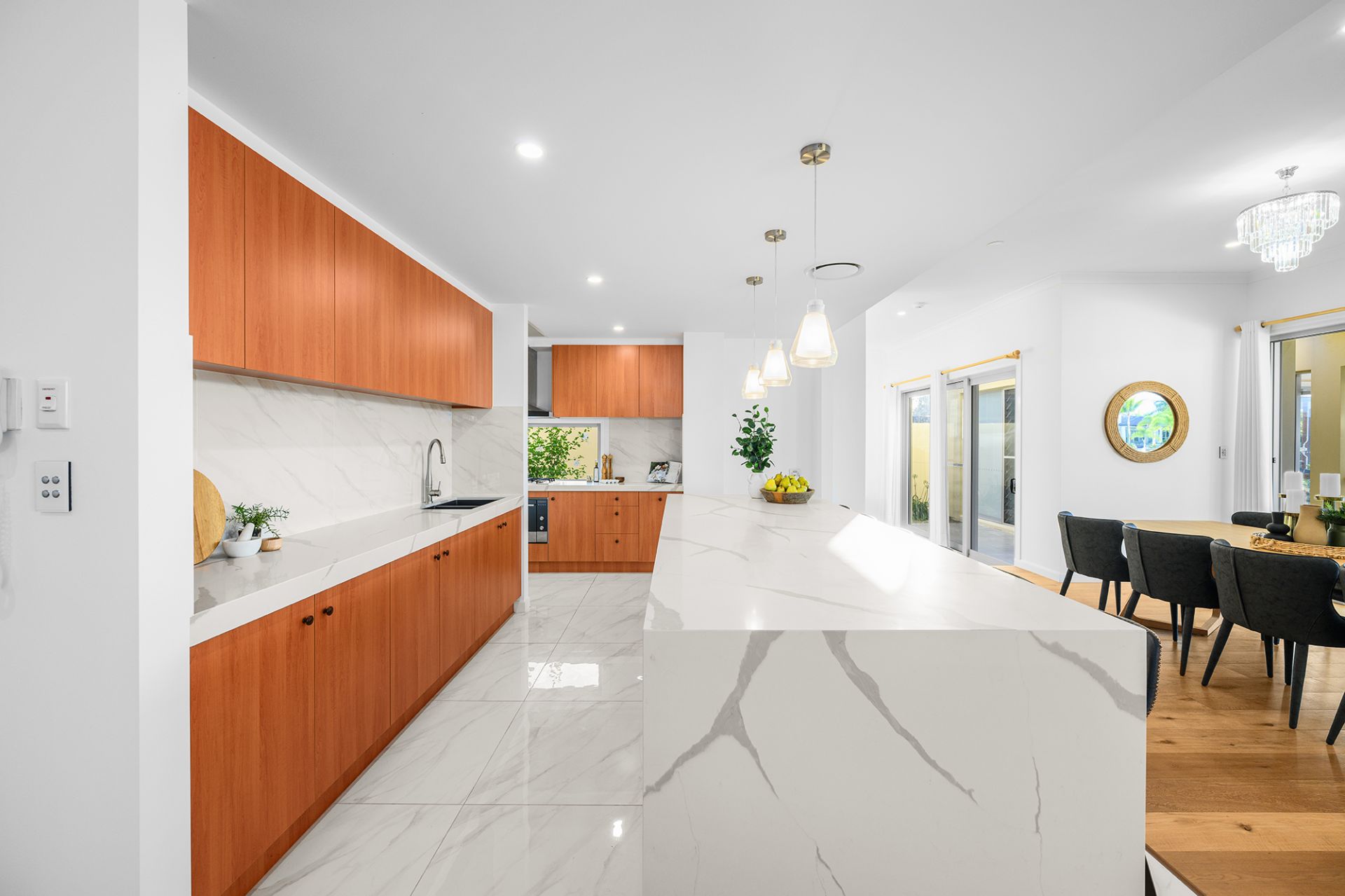 2106 Carlton Drive, Hope Island QLD 4212, Hope Island - Thumbnail 5