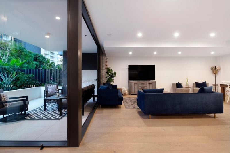 2/25 Woodroffe Avenue, Main Beach - Thumbnail 8
