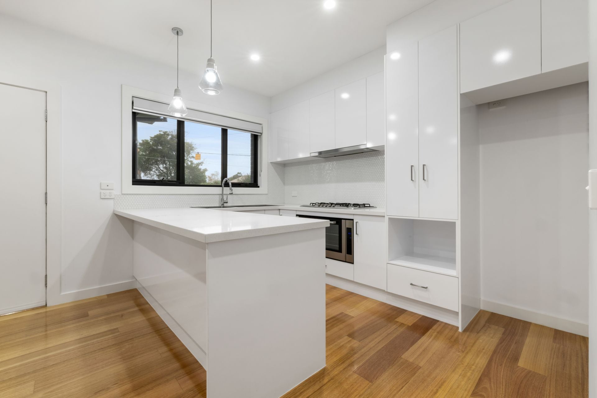 Modern 3-Bedroom Townhouse in Prime Reservoir Location