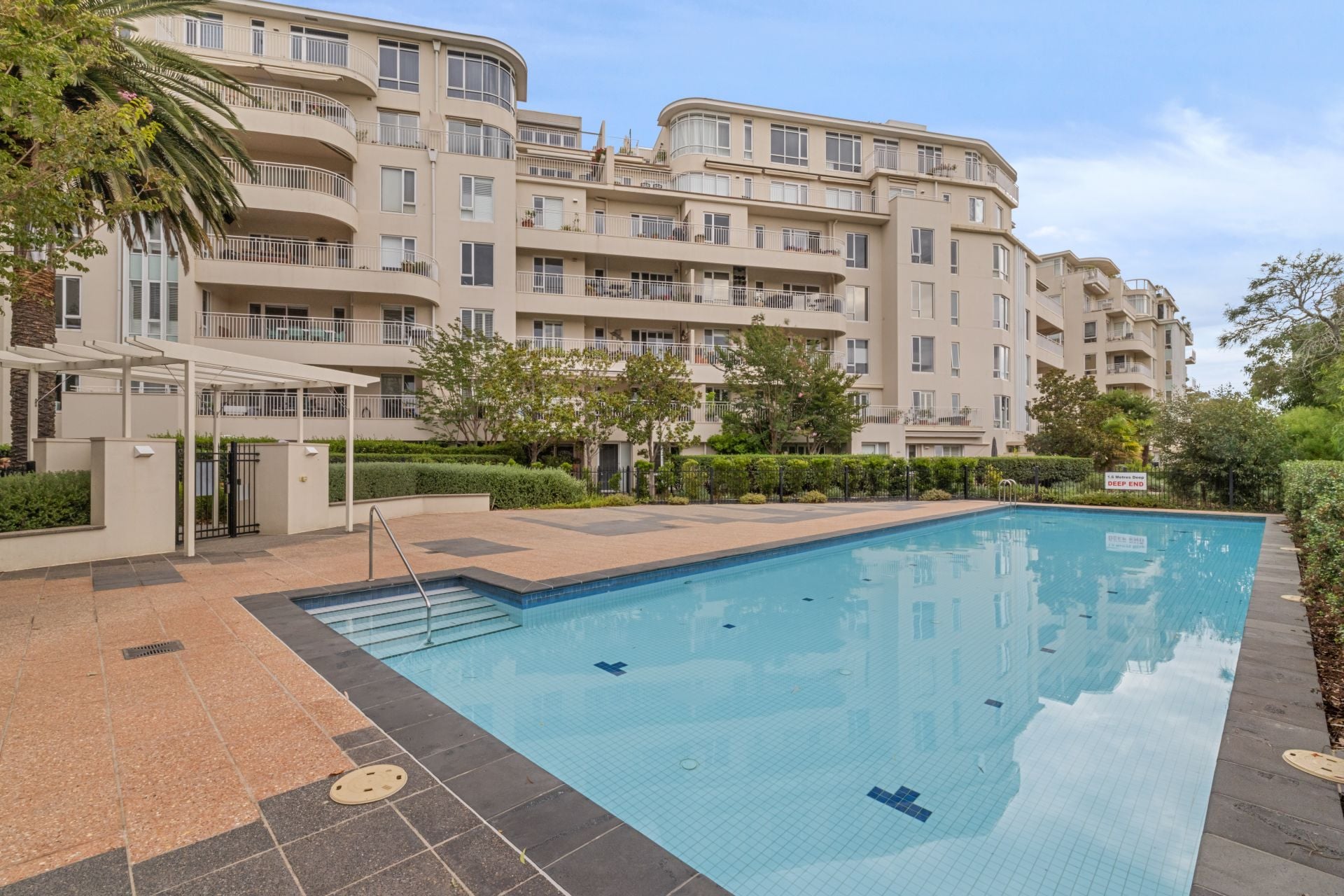 Stylish Bayside Living in The Park Development