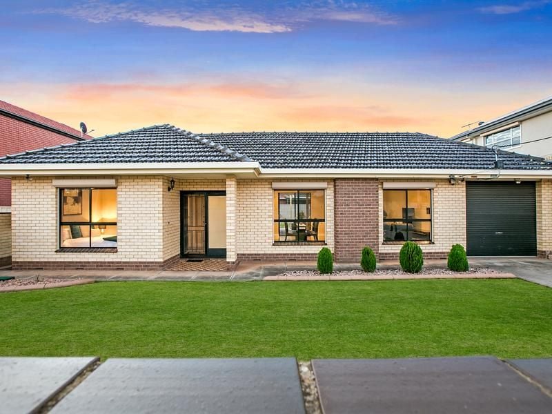 8 Angley Avenue, Findon SA 5023