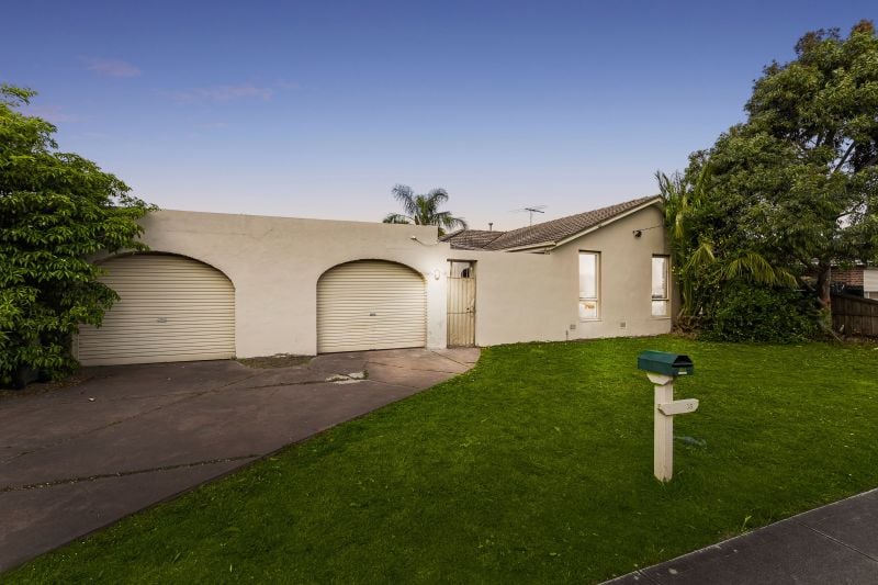 18 Peppercorn Parade, Epping