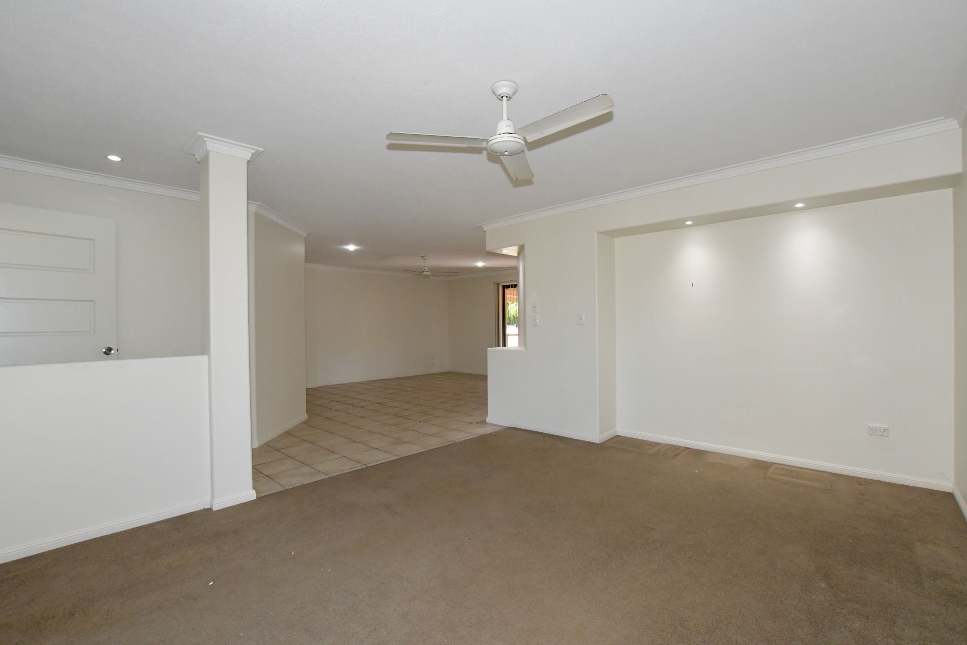 27 Tropicana Drive, 27 Tropicana Drive - Thumbnail 4