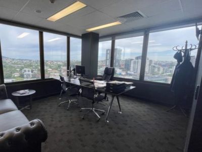 FUNCTIONAL OFFICE WITHIN MILTONS BUSINESS DISTRICT