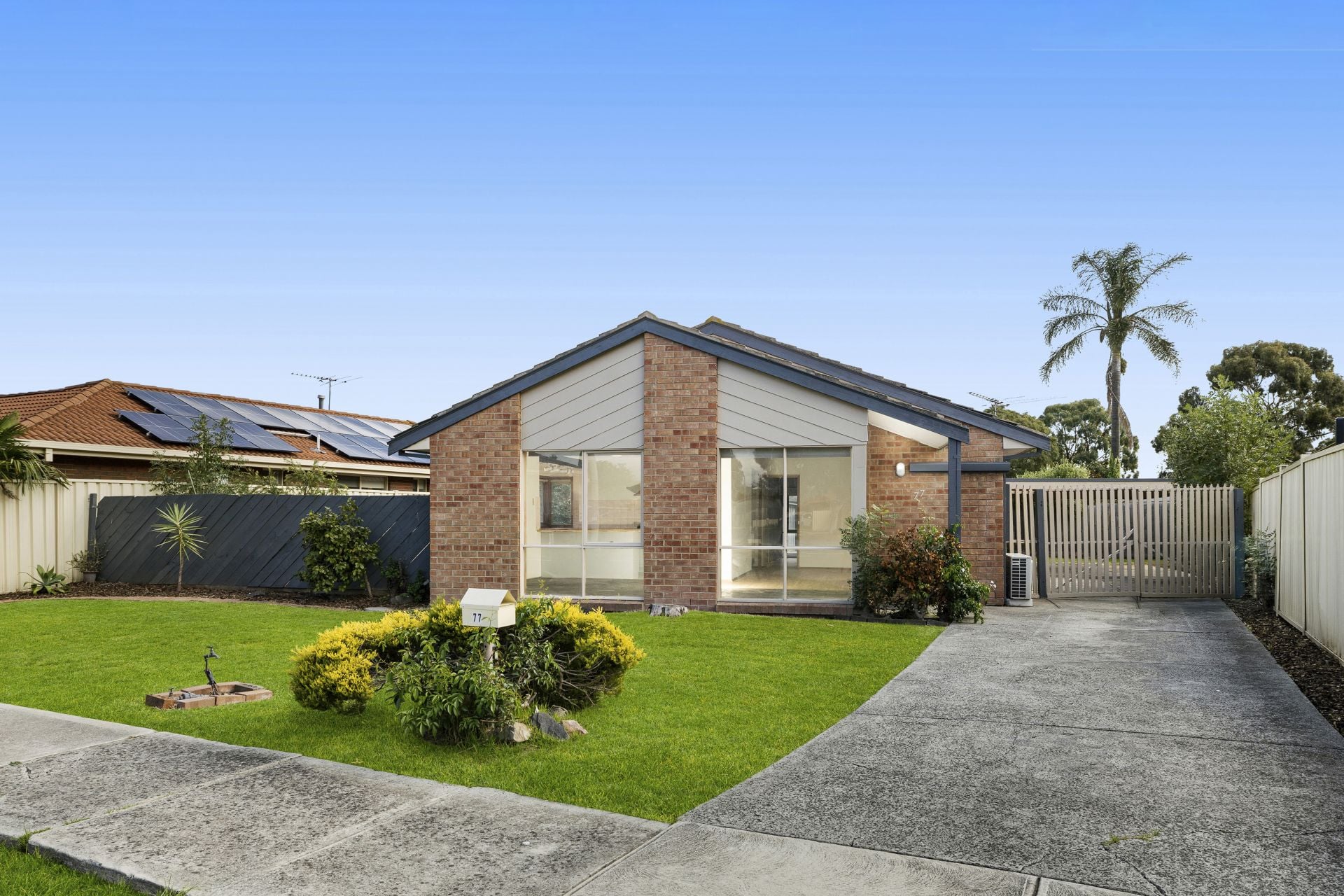 Convenience & Comfort in a Well-Connected Mill Park Location