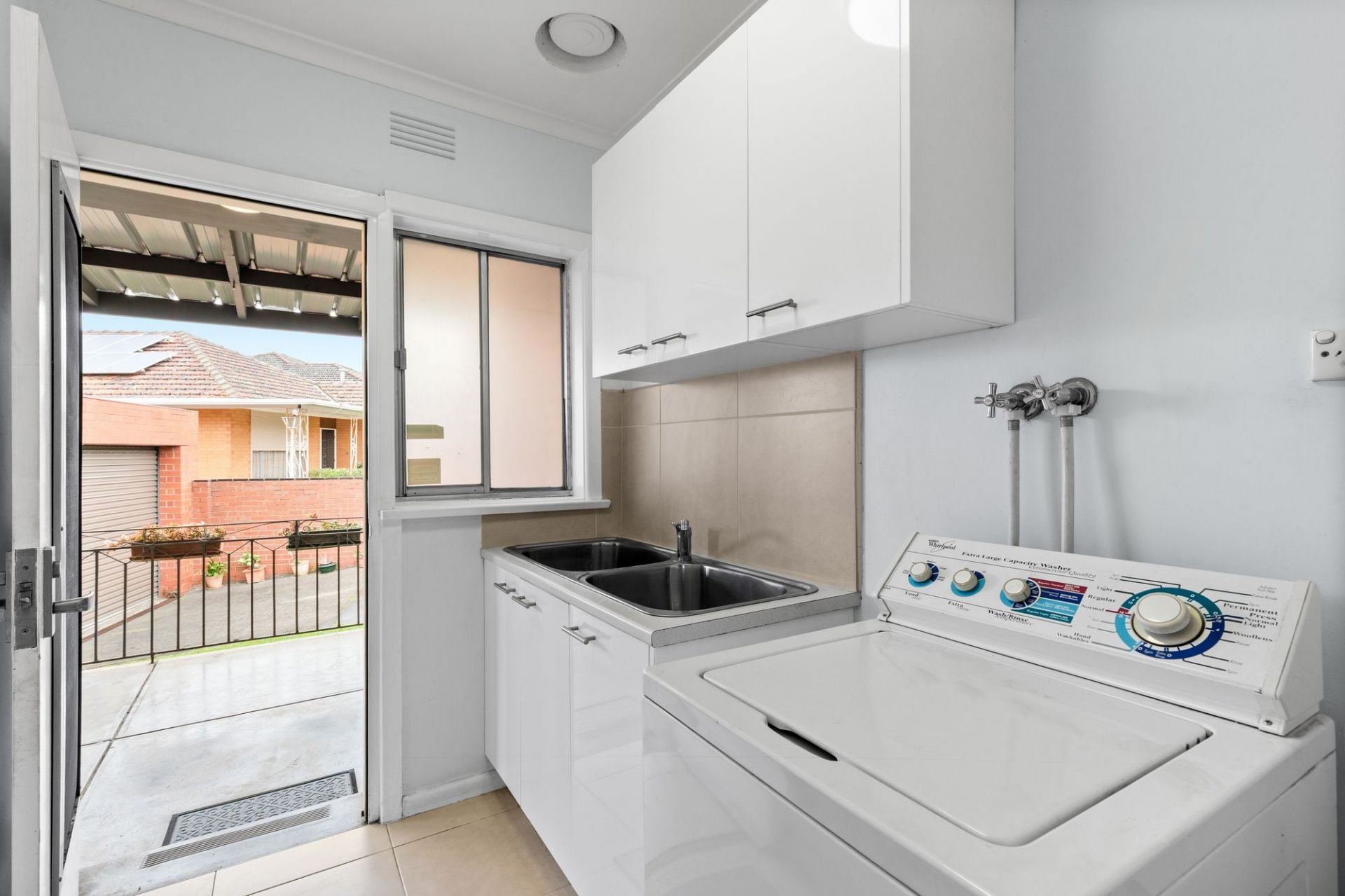A Family Favorite ….. with 2 Garages !
