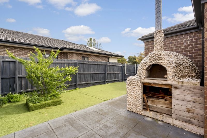 27 Camouflage Drive, Epping