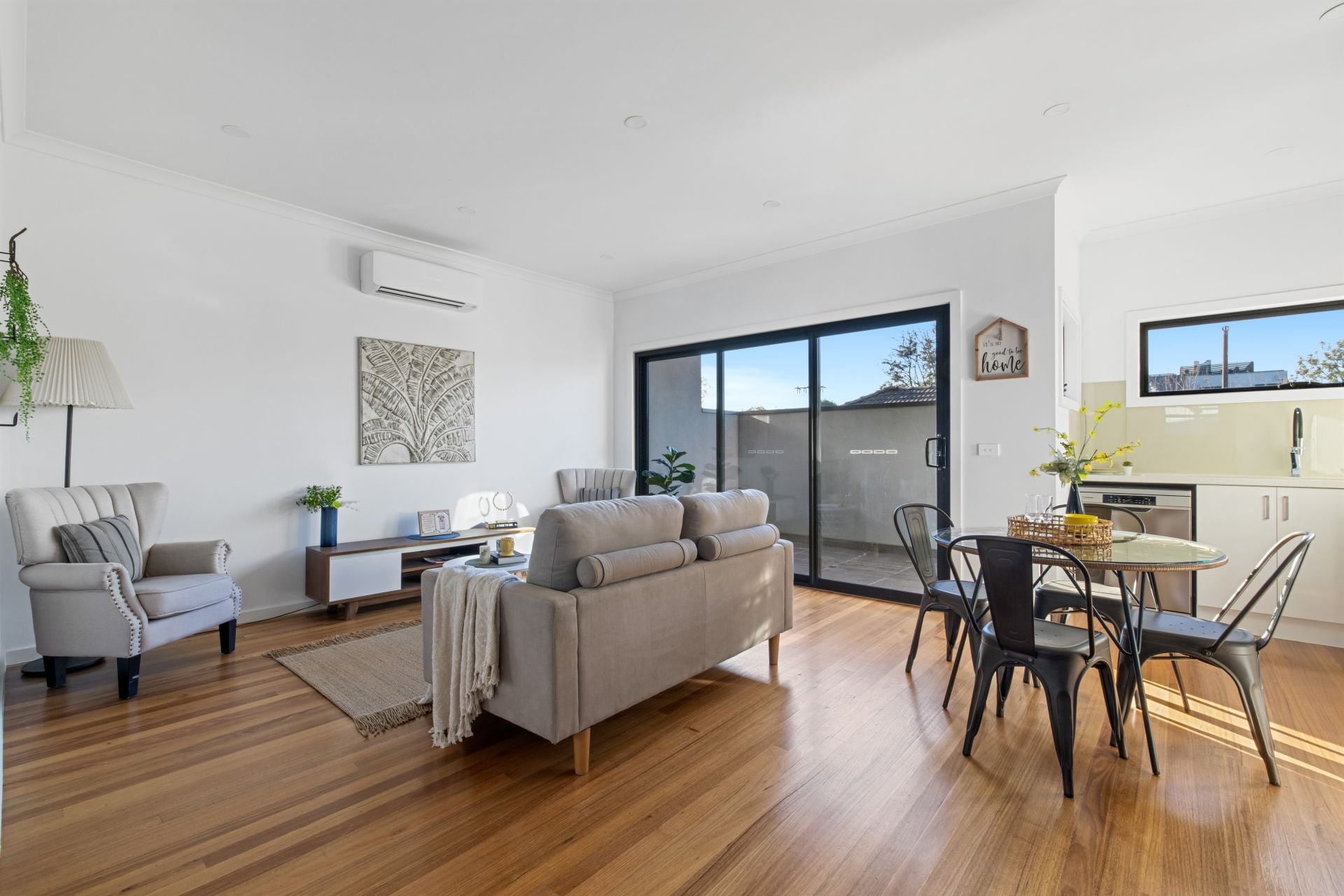Stylish Two Bedroom Townhouse in Prime Location!