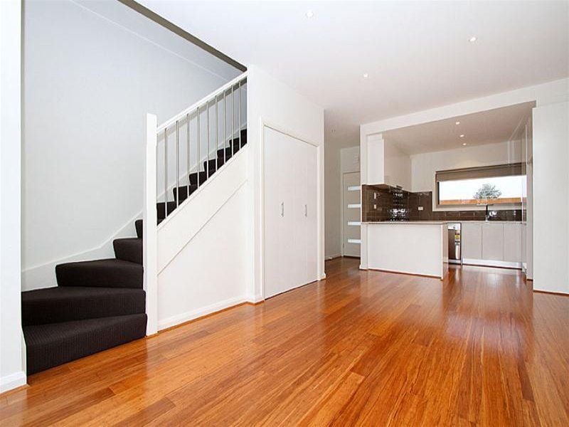 Live in Luxury -  Walk to Everything!