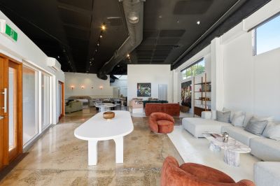 STUNNING INNER CITY SHOWROOM WITH HIGH CEILINGS