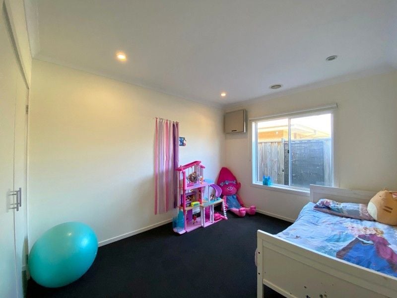 11 Laurimar Boulevard, Doreen