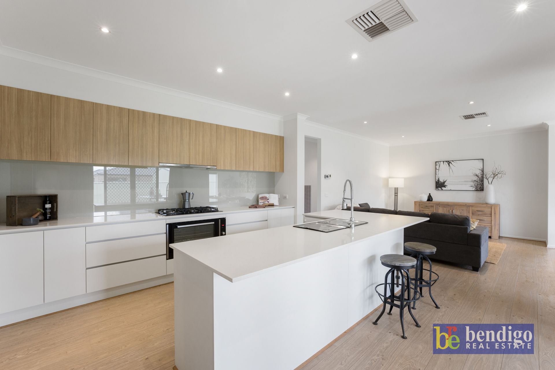 4 Cloverfields Crescent Epsom VIC, Epsom - Thumbnail 6