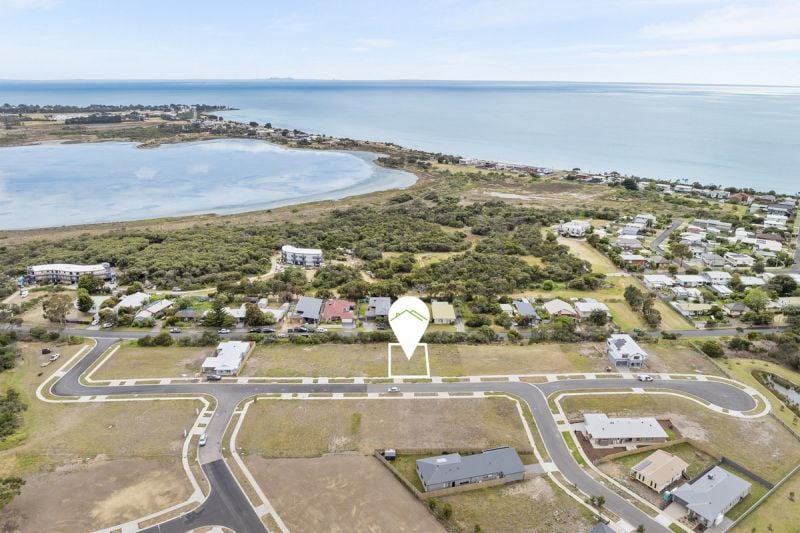56 Gamble Way, St Leonards - Thumbnail 2
