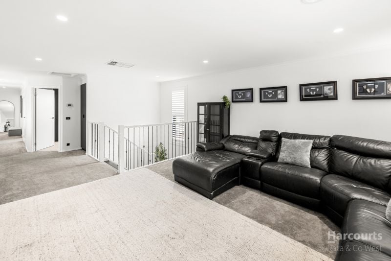 27 Great Barr Crescent, Caroline Springs