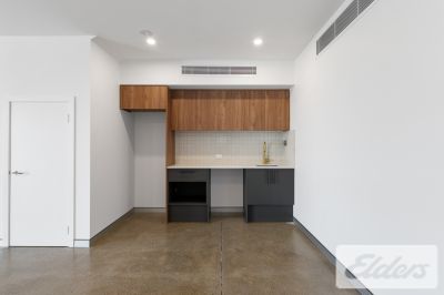 RECENTLY REFURBISHED OFFICE/SHOWROOM