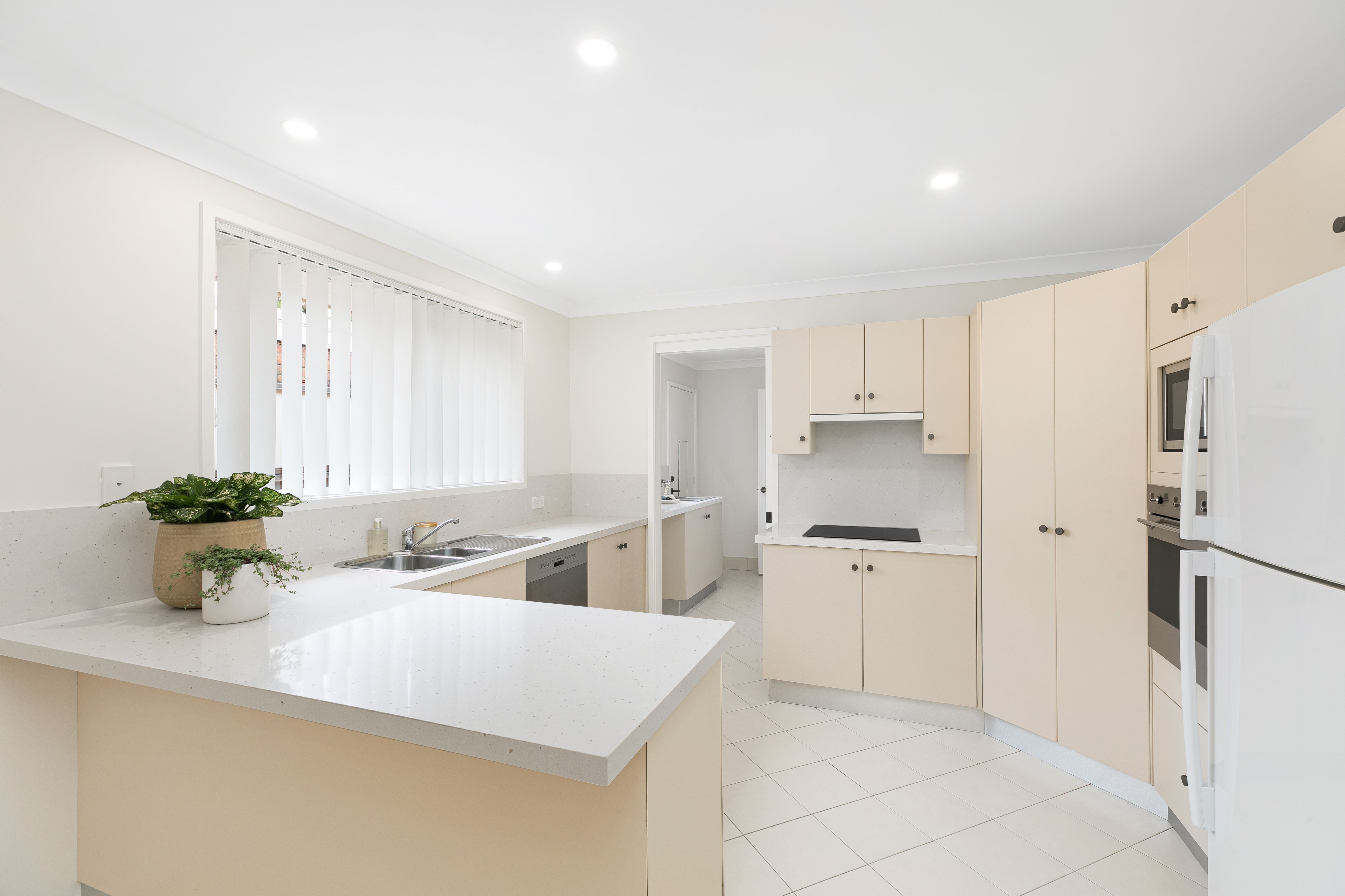 2/23 Irrubel Road, CARINGBAH, Caringbah - Thumbnail 2