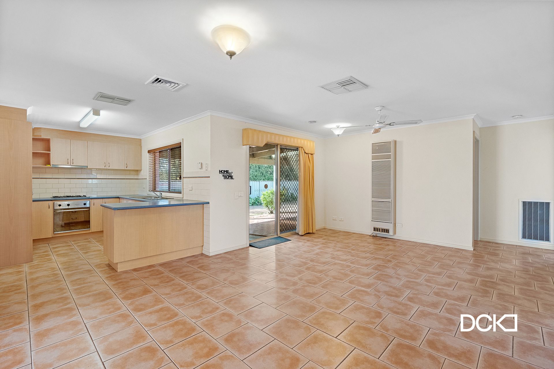 82 Myrtle Road Ascot VIC, Ascot - Thumbnail 4