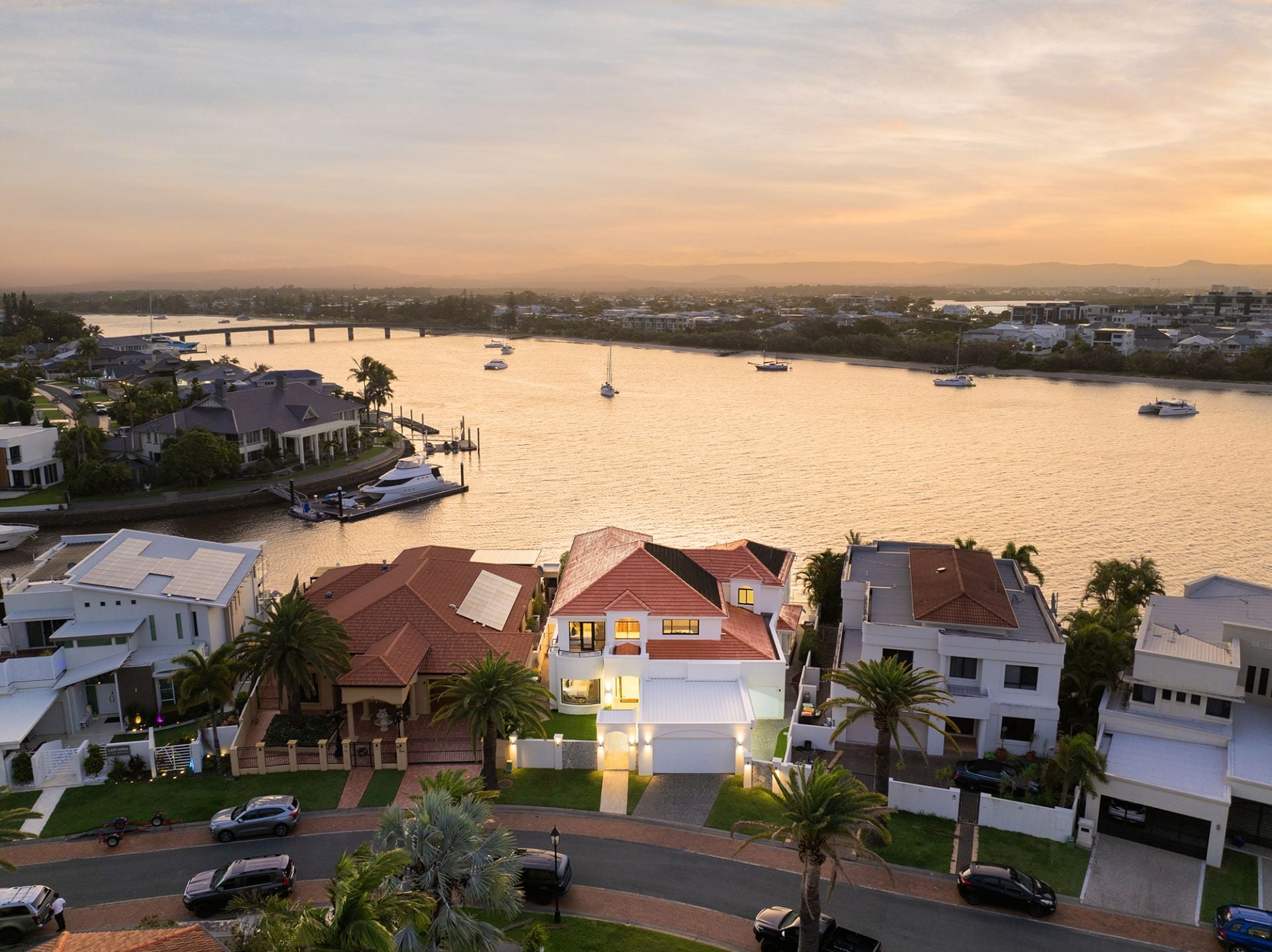 18 King James Court, Sovereign Islands QLD 4216