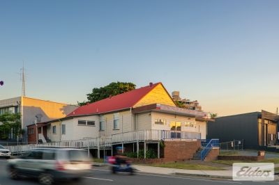 WOOLLOONGABBA OFFICE WITH DEVELOPMENT UPSIDE!