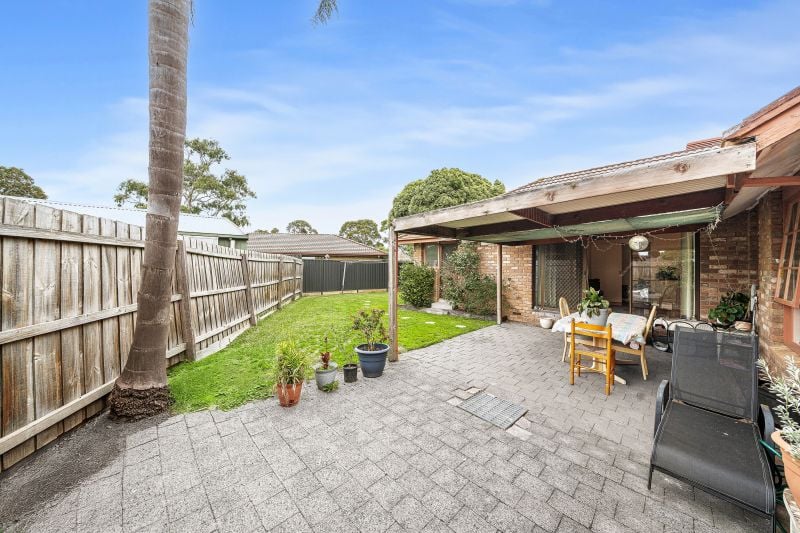 1 Dalray Close, Mill Park