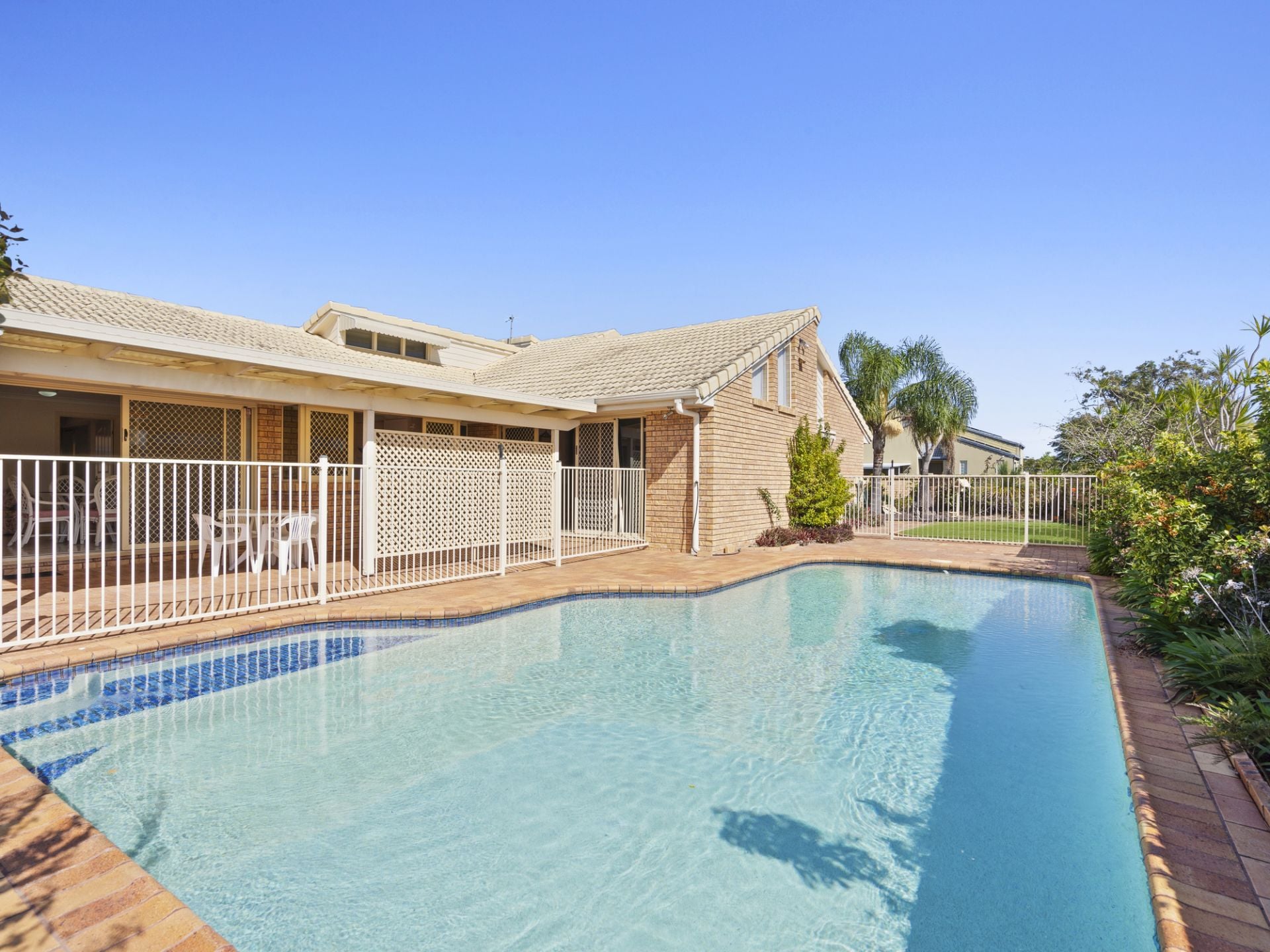 $ 1,500,000, Runaway Bay - Thumbnail 3