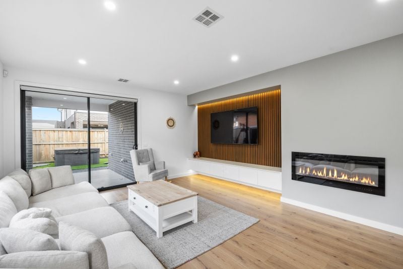 16 Petronas Drive, Fraser Rise