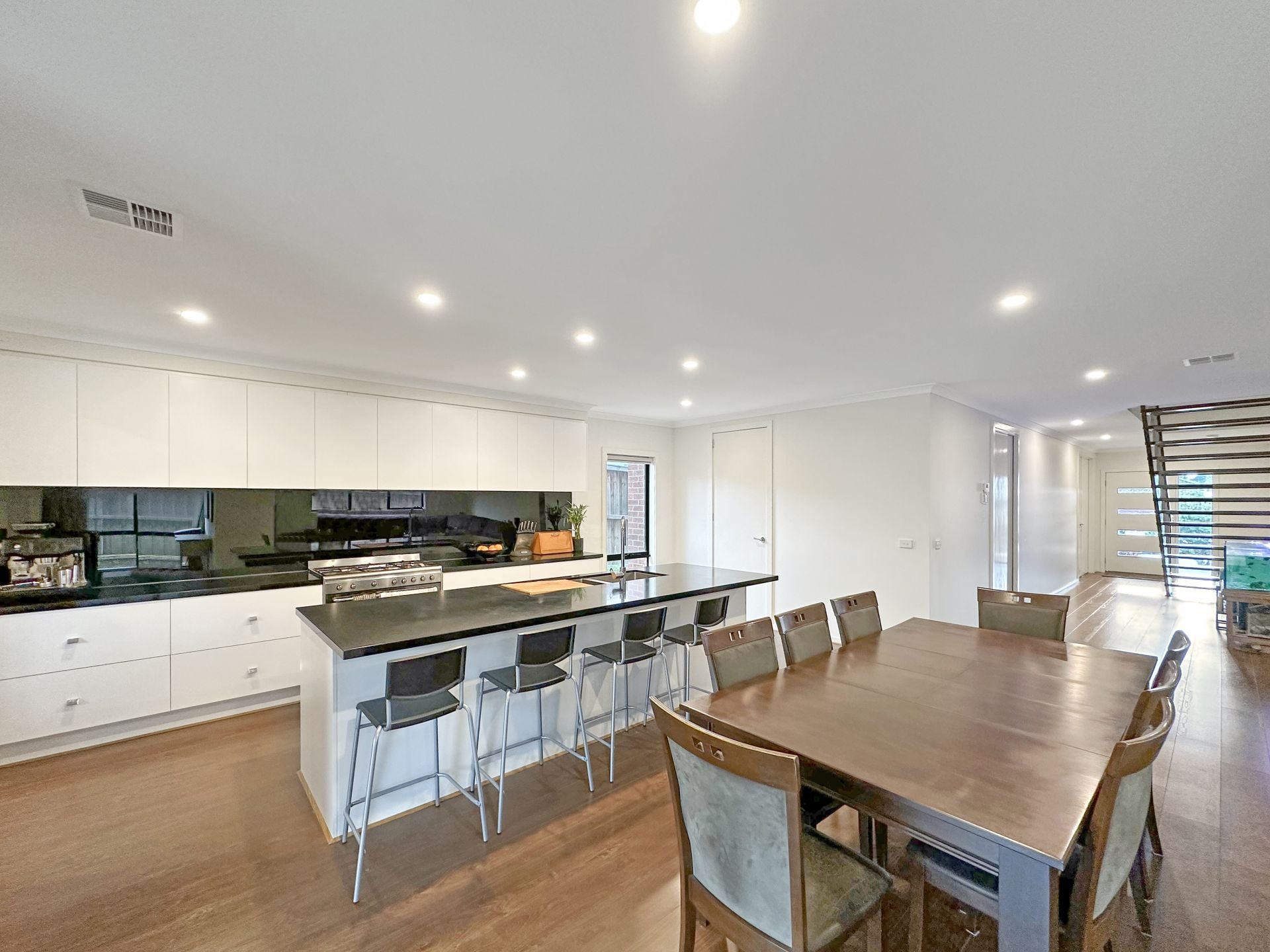 31 Yirn Ave Torquay VIC, Torquay - Thumbnail 4