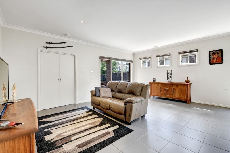 13 Jenolan Way, South Morang