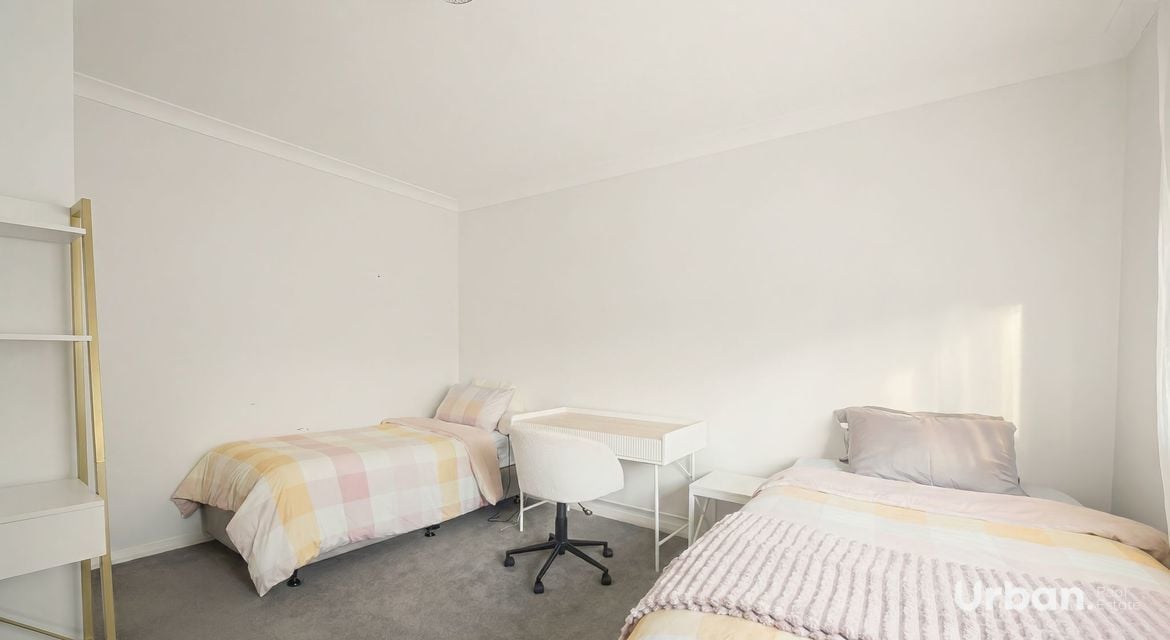 Ambarvale 8 Sikes Place