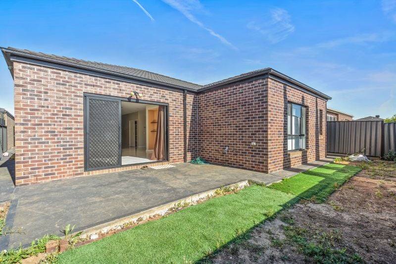 242 Newbury Boulevard, Craigieburn