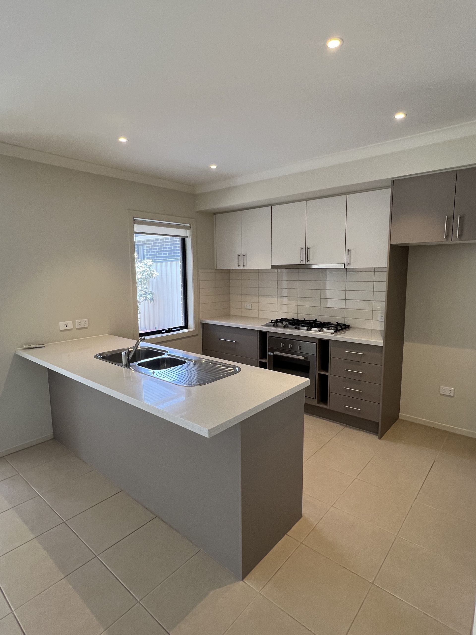40 B The Avenue, Caroline Springs - Thumbnail 4