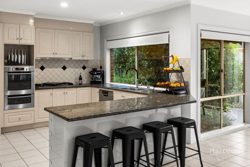 37 St Georges Avenue, Caroline Springs