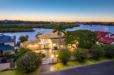 Main River Double Block – 1,409m² of Private Blue-Chip Waterfront
