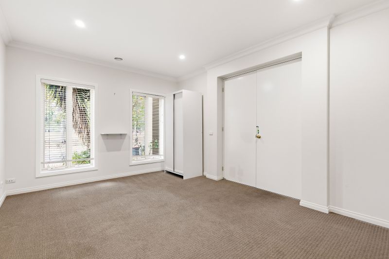 32 Lennon Boulevard, Point Cook