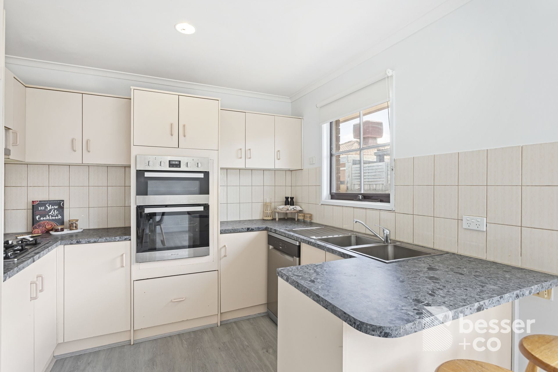 3/15 Oakleigh Road, Carnegie - Thumbnail 3