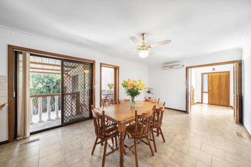 136 Garden Grove Drive, Mill Park