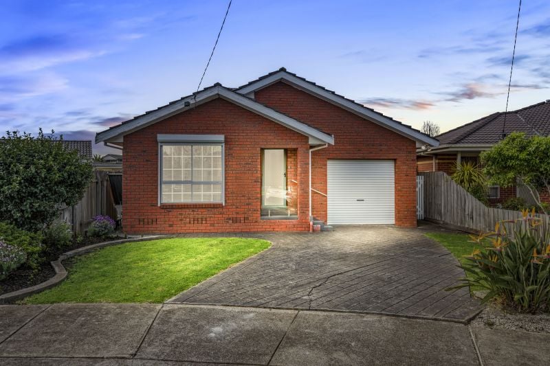 11 Lionheart Court, Epping