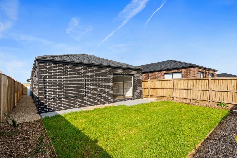 8 Galah Chase, Beveridge