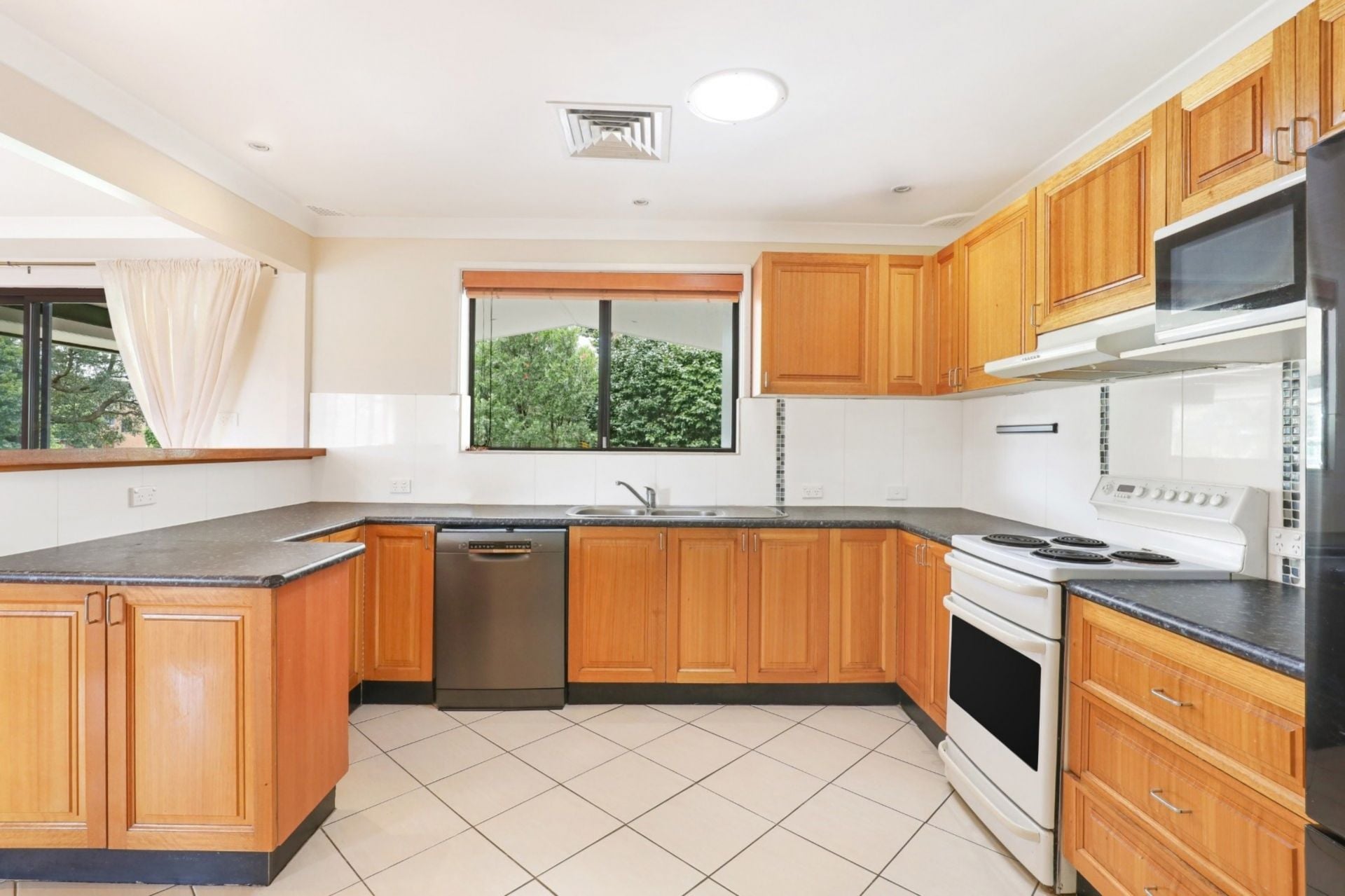 19 McAndrew Crescent, Mangerton, Mangerton - Thumbnail 6