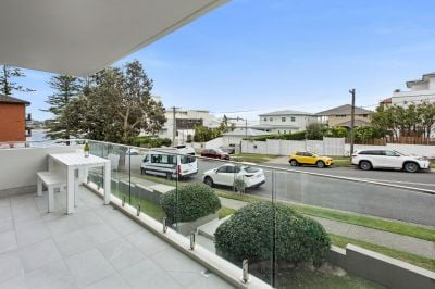 Dee Why - 2/186 Pacific Parade