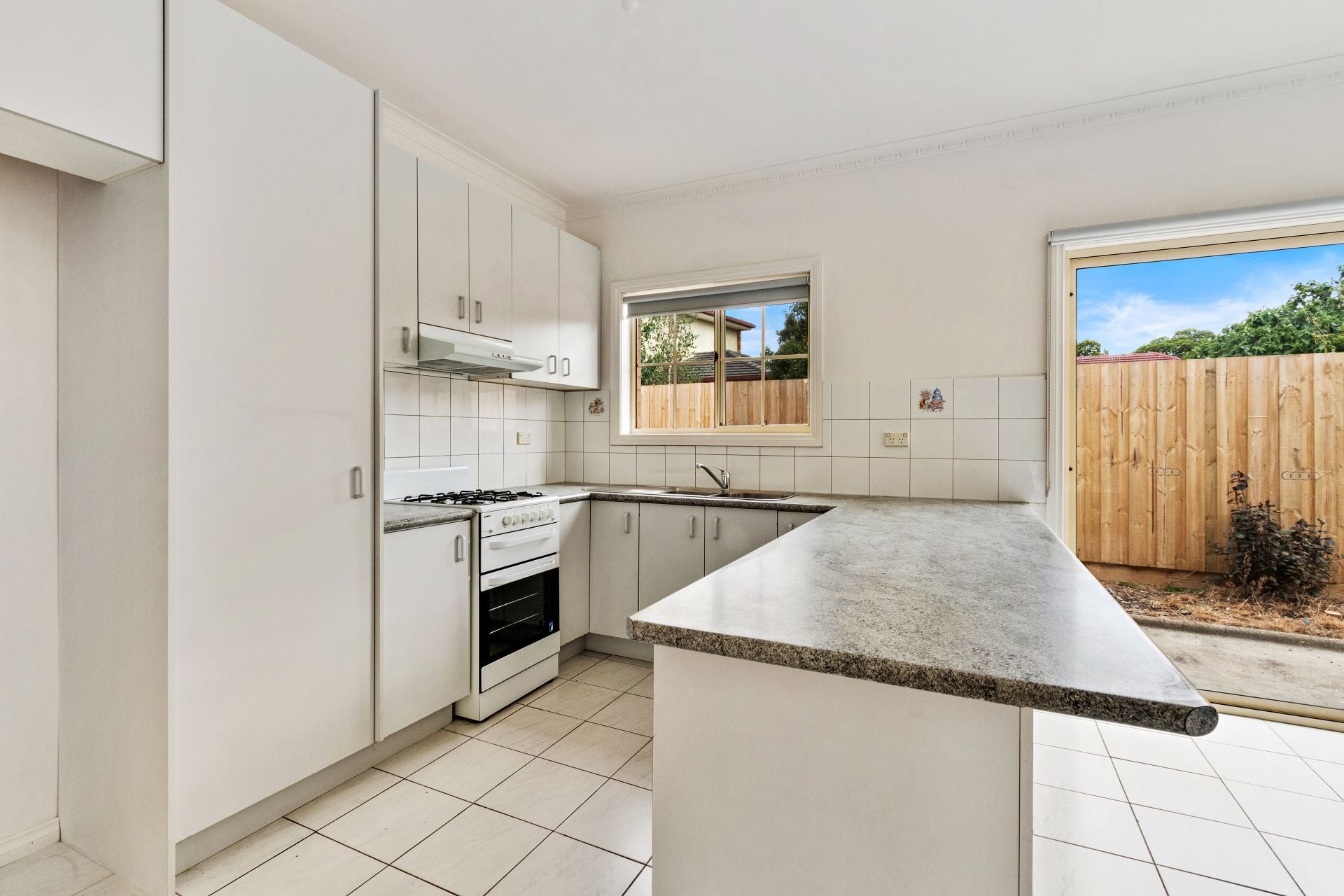 SPACIOUS 3 BEDROOM