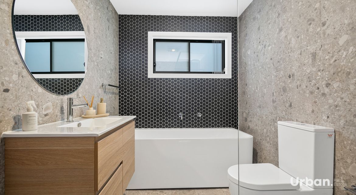 Tullimbar 2 Kiah Close