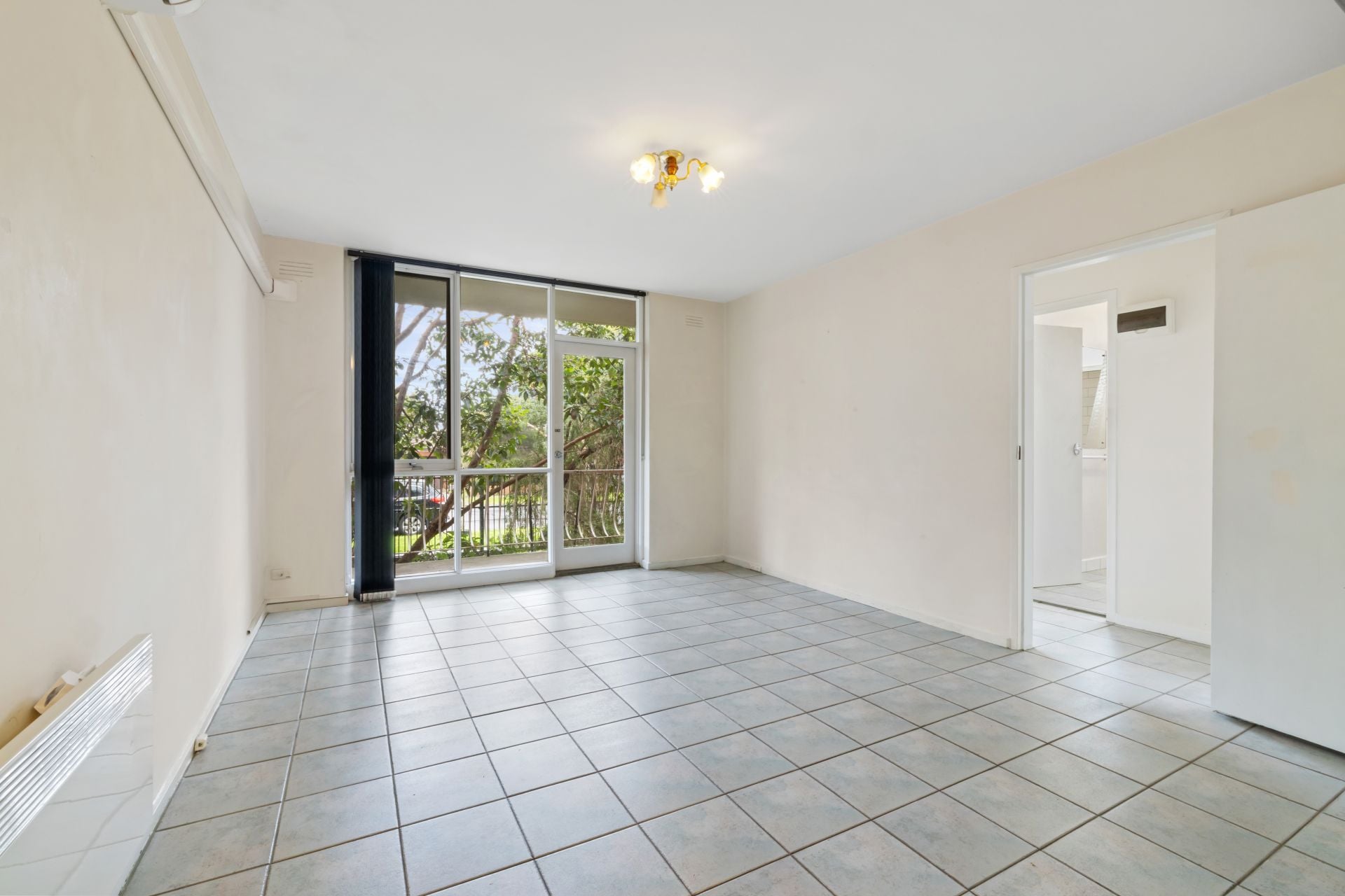 Northcote Unit in an Amazing Location!